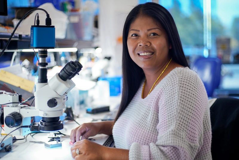 Portrait of Phal Cindy Suon in lab