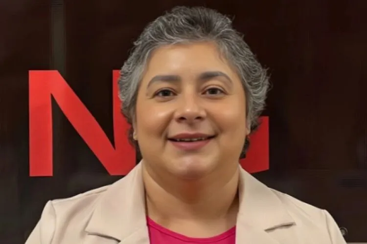Portrait of Maria Contreras smiling for the camera